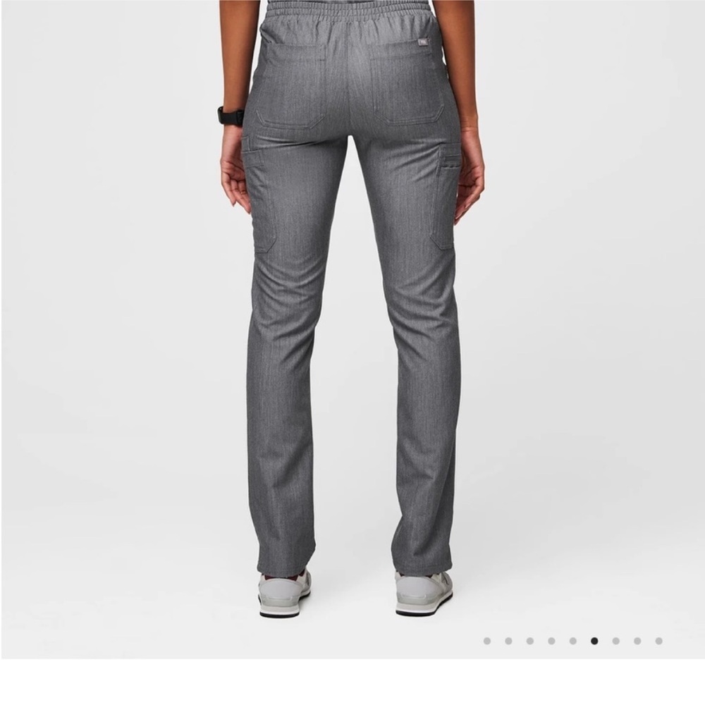 Figs Graphite Scrub Set - Picture 4 of 7